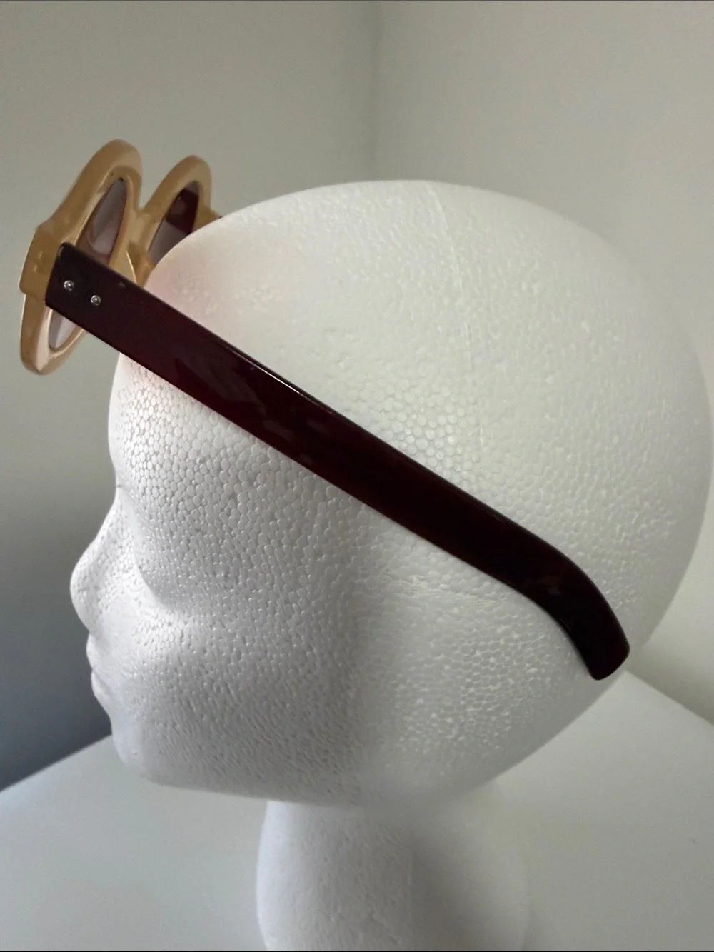 Round Retro Sunglasses in Beige with Brown Lenses